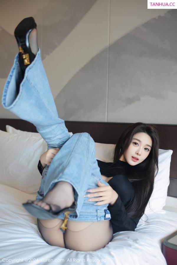   [XiuRen]高清写真图 2024.12.06 No.9555 Candy糖糖 新人美腿第23张图片